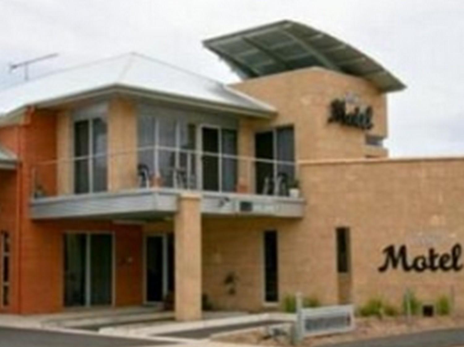 Strath Motel Strathalbyn Bagian luar foto