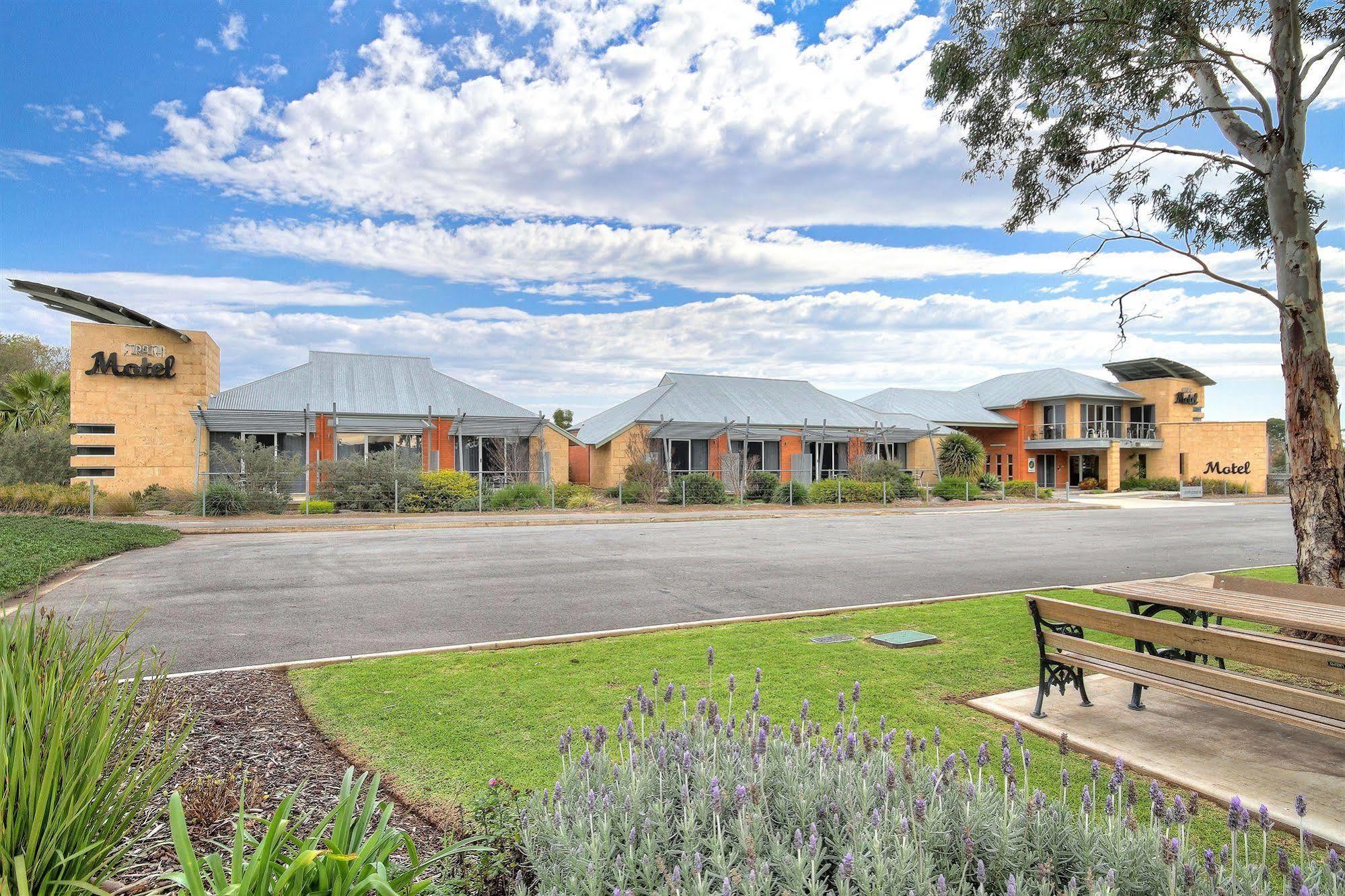 Strath Motel Strathalbyn Bagian luar foto