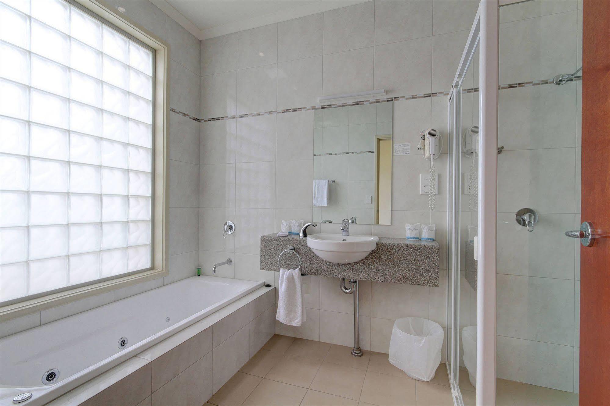 Strath Motel Strathalbyn Bagian luar foto