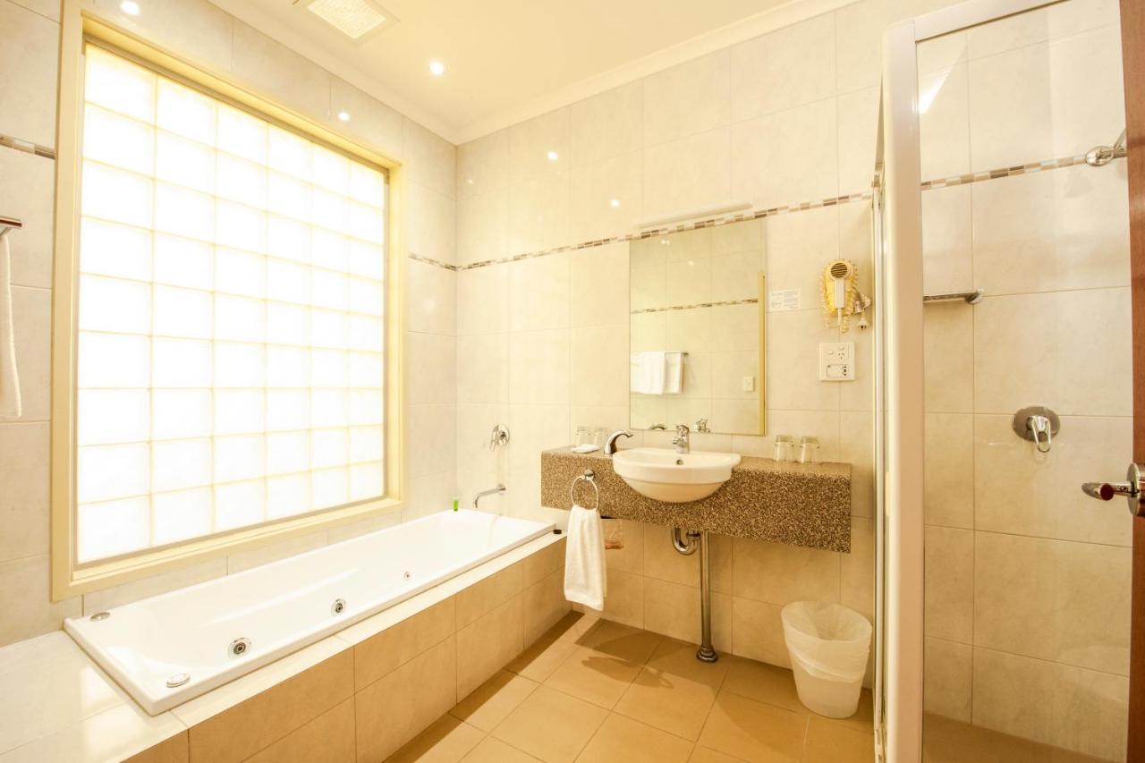 Strath Motel Strathalbyn Bagian luar foto