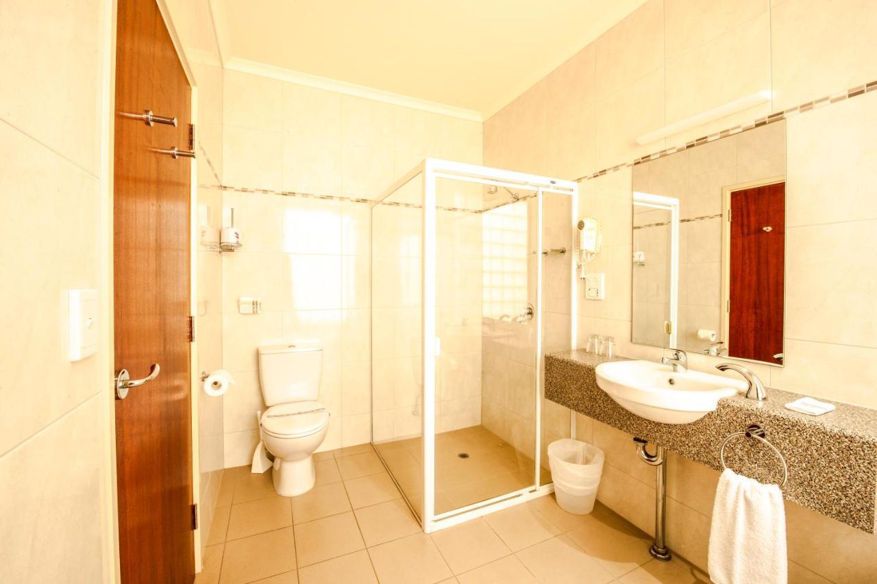 Strath Motel Strathalbyn Bagian luar foto