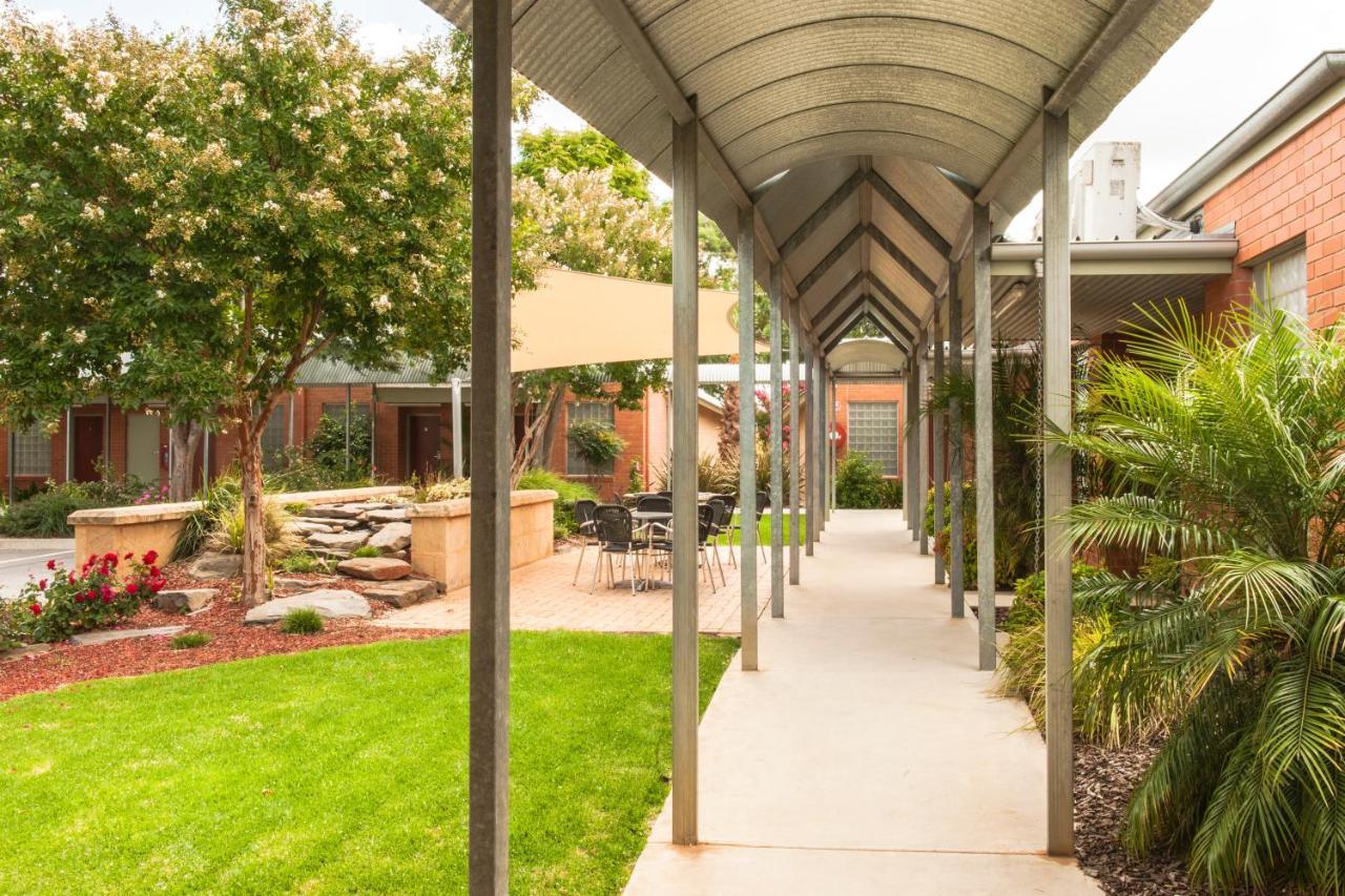 Strath Motel Strathalbyn Bagian luar foto