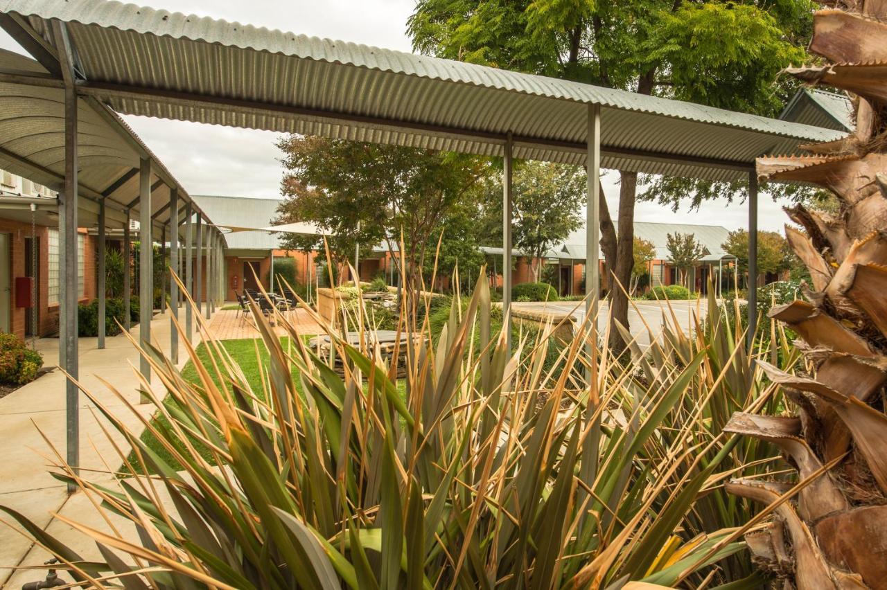 Strath Motel Strathalbyn Bagian luar foto