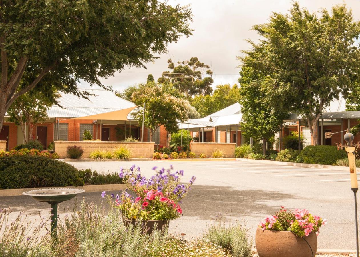 Strath Motel Strathalbyn Bagian luar foto